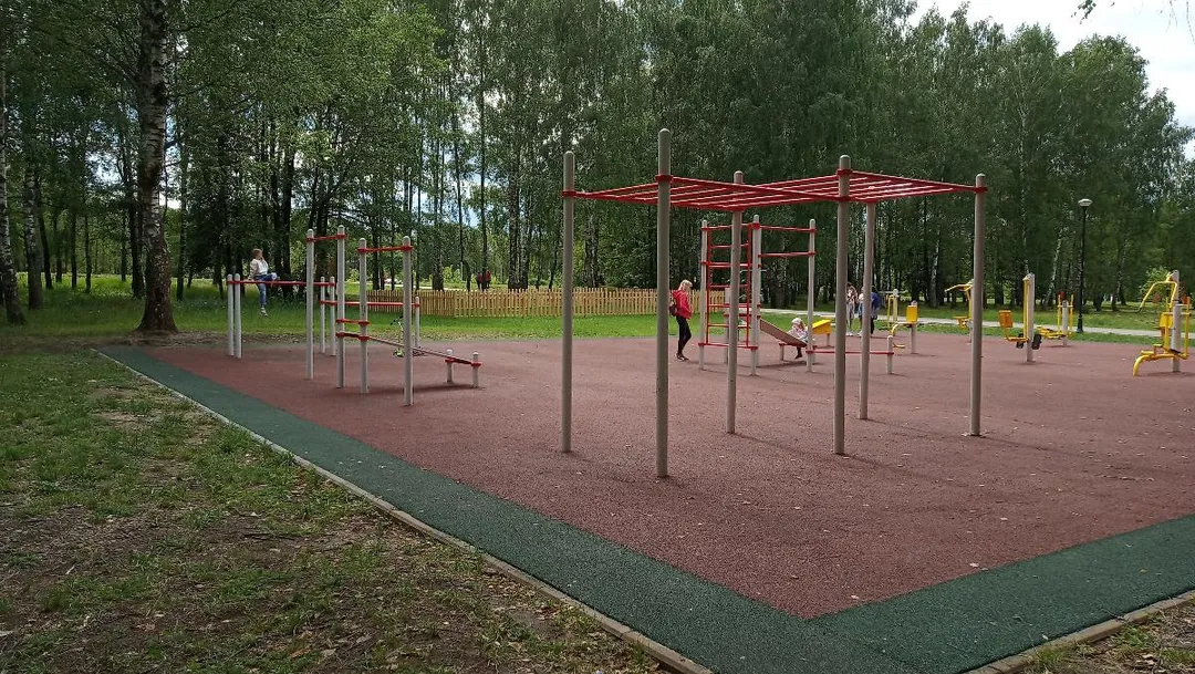 Barre de traction à Calisthenics Park at аллея Славы, Егорьевск – photo 7 sur 8