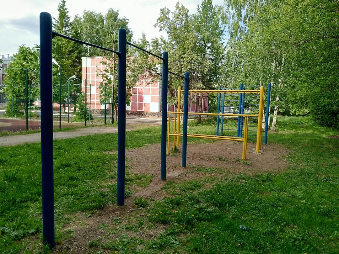 Barre de traction à Calisthenics Park at Пионерская улица, Казань – photo 1 sur 1