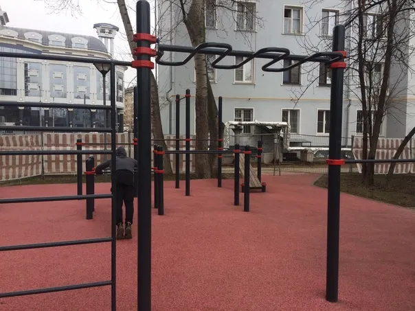 Упори для віджимань на майданчику Calisthenics Park at улица Палиха, Москва #wp1934 – фото 2 з 2