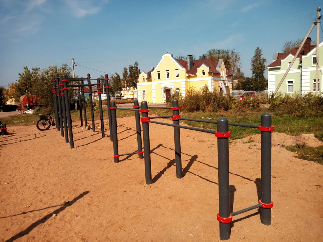 Bancă pentru abdomen la Calisthenics Park at Калининское шоссе, городской округ Торжок – fotografia 5 din 13