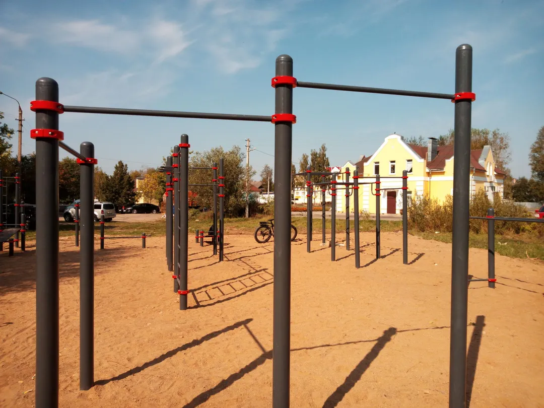 Bară de flotări la Calisthenics Park at Калининское шоссе, городской округ Торжок – fotografia 6 din 13