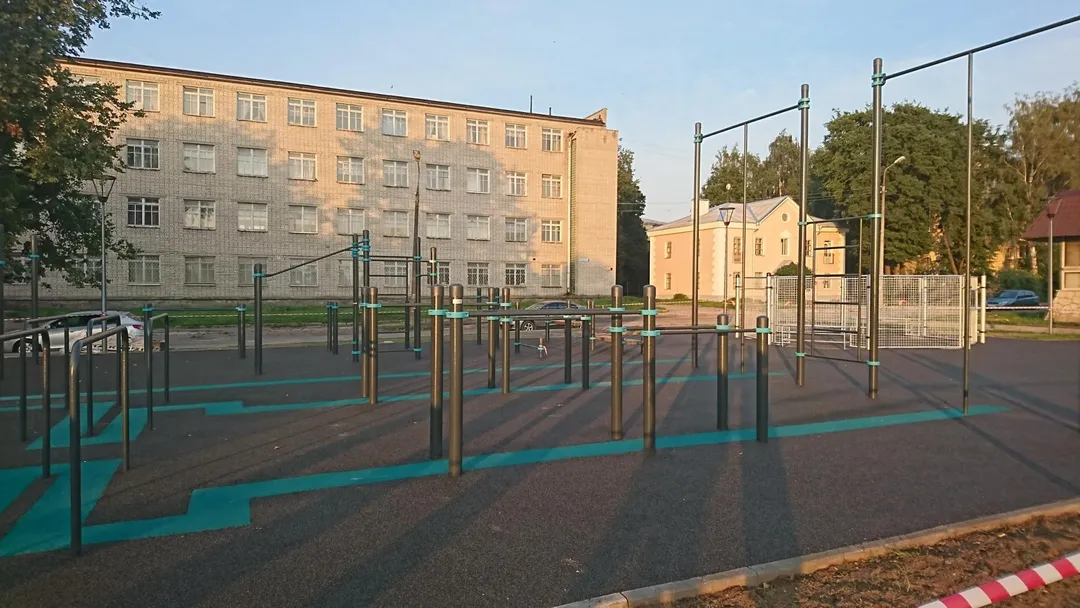 Parallel Gym Bars at Calisthenics Park at набережная реки Великой, Псков – photo 2 of 12