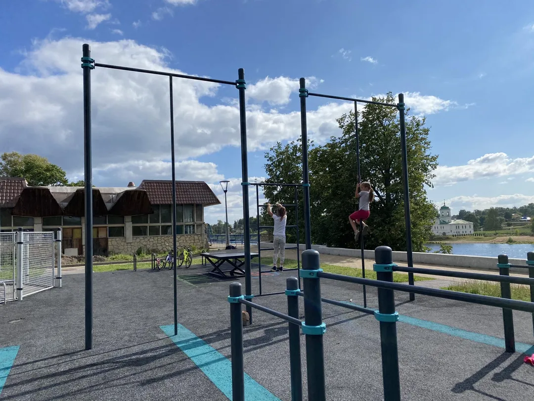 Rope Climb Station at Calisthenics Park at набережная реки Великой, Псков – photo 7 of 12