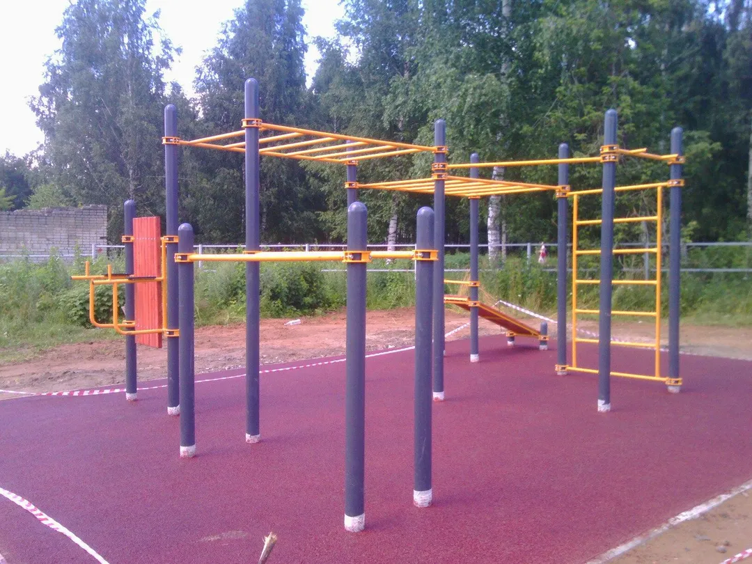 Bară de tracțiuni la Calisthenics Park at Судостроительная улица, Судоверфь – fotografia 1 din 3