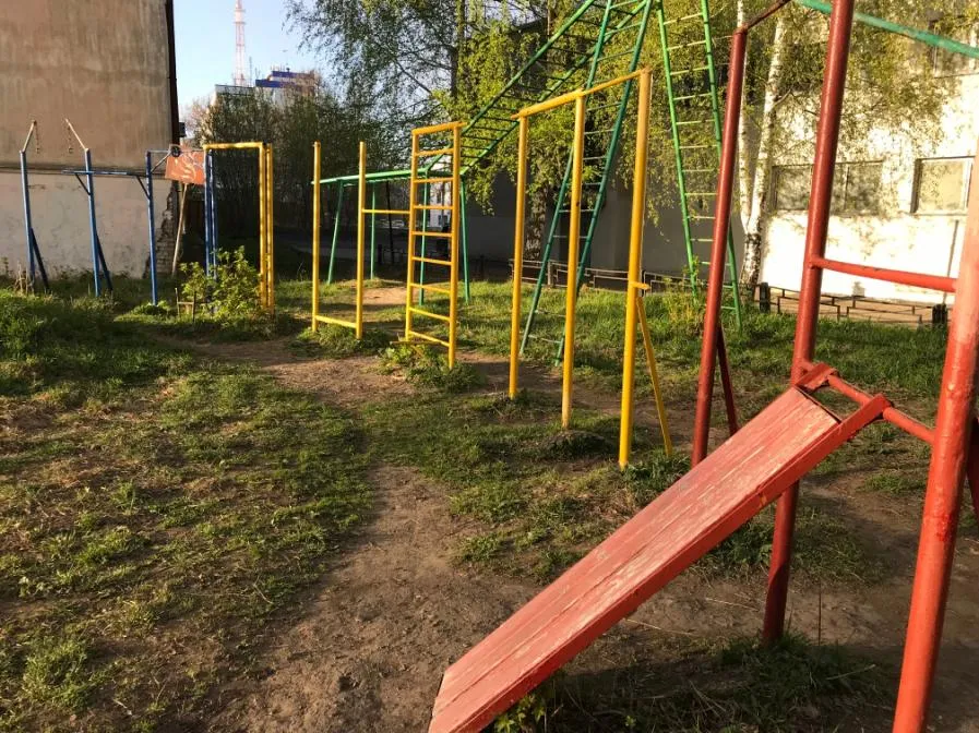 Parallel Gym Bars at Calisthenics Park at Студенческая улица, Нижний Новгород – photo 2 of 3
