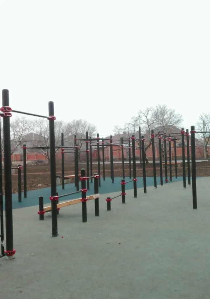 Barras de Mono en Calisthenics Park at Янтарная улица, Георгиевск – foto 4 de 4
