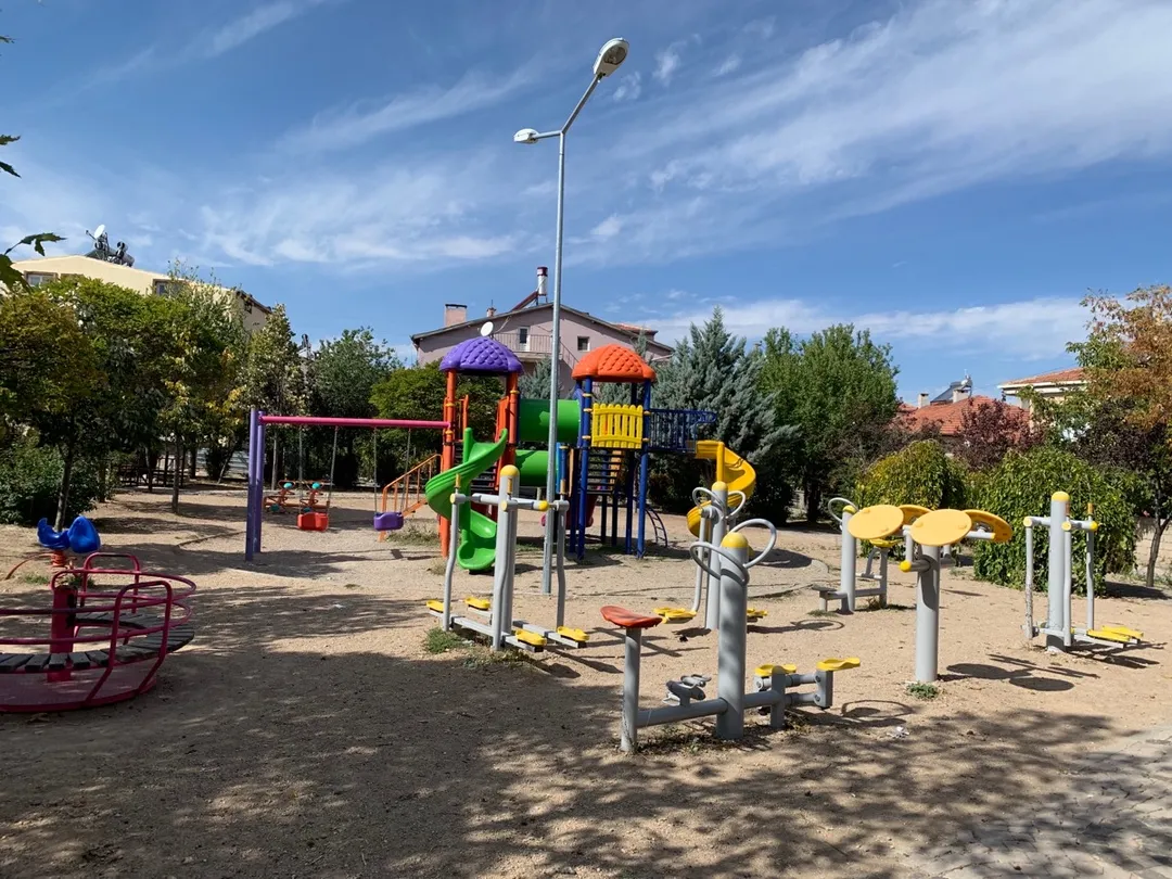 Повітряний лижник на майданчику Outdoor Gym #wp1964 in Uçhisar Beldesi – фото 1 з 1