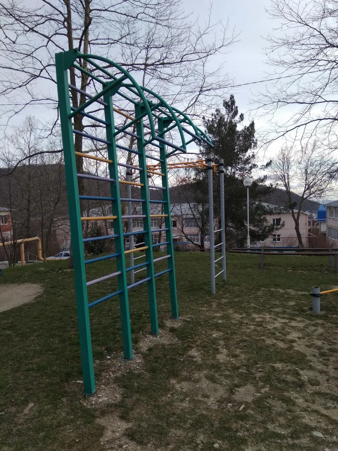 Bare paralele la Outdoor Gym #wp1972 in Архипо-Осиповка – fotografia 3 din 3