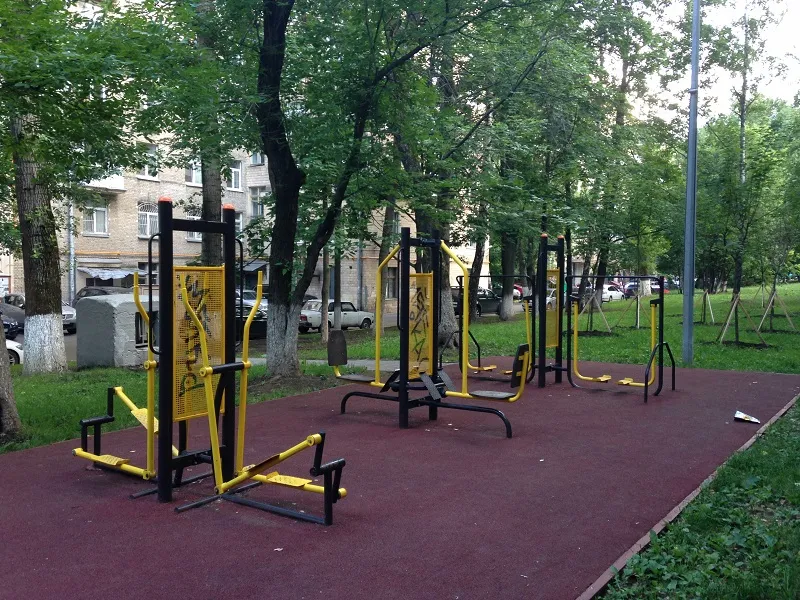 Parallele presso Calisthenics Park at улица Ферсмана, Москва – foto 2 di 2
