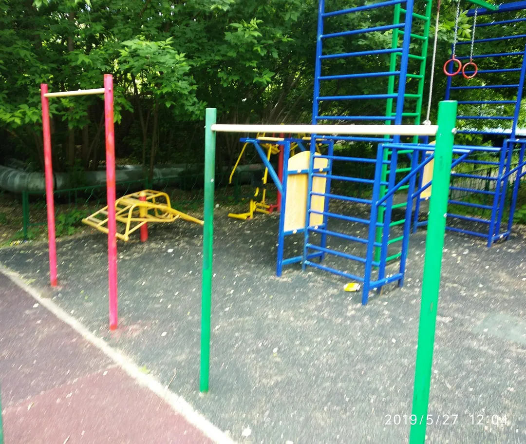 Parallele presso Calisthenics Park at улица Косыгина, Москва – foto 2 di 4