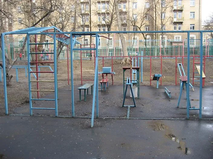Bare paralele la Calisthenics Park at Песчаный переулок, Москва – fotografia 2 din 2