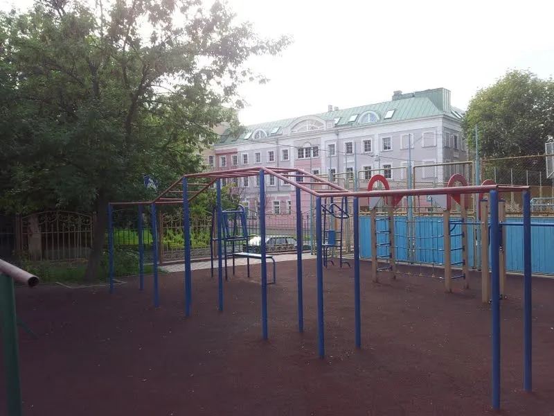 Barres parallèles à Calisthenics Park at Кадашёвский тупик, Москва – photo 2 sur 2