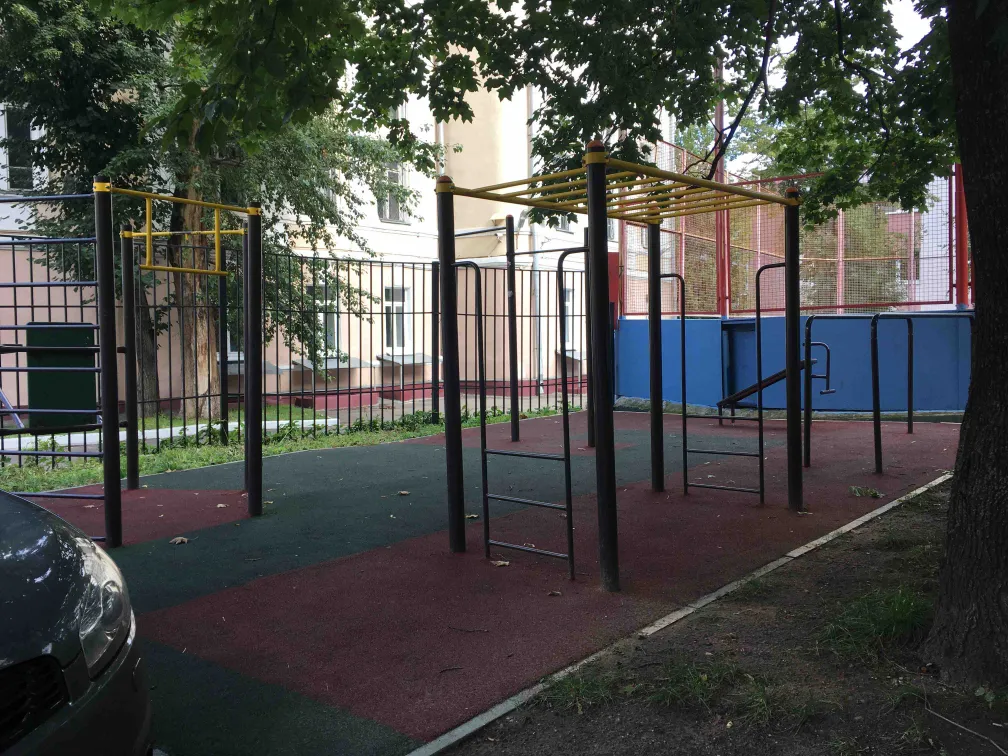 Bară de tracțiuni la Calisthenics Park at Гороховский переулок, Москва – fotografia 1 din 1