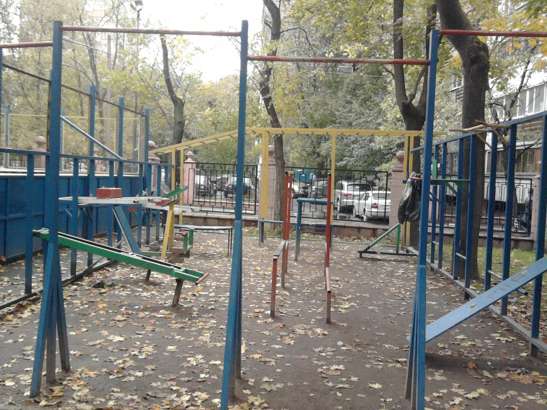 Бруси на майданчику Calisthenics Park at улица Черняховского, Москва #wp1986 – фото 2 з 3