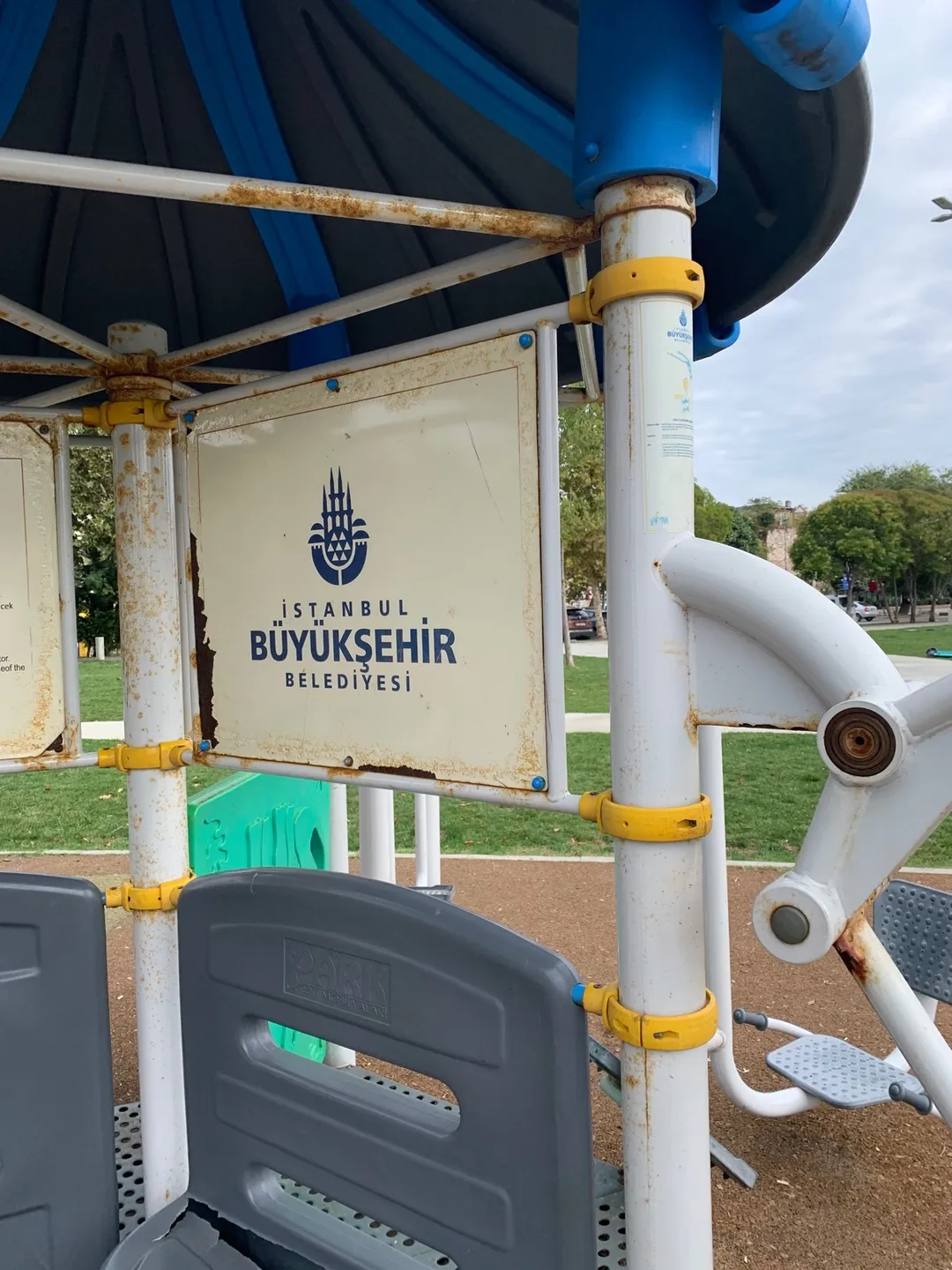Skieur aérien à Calisthenics Park at Avrasya Tüneli, Fatih – photo 5 sur 5