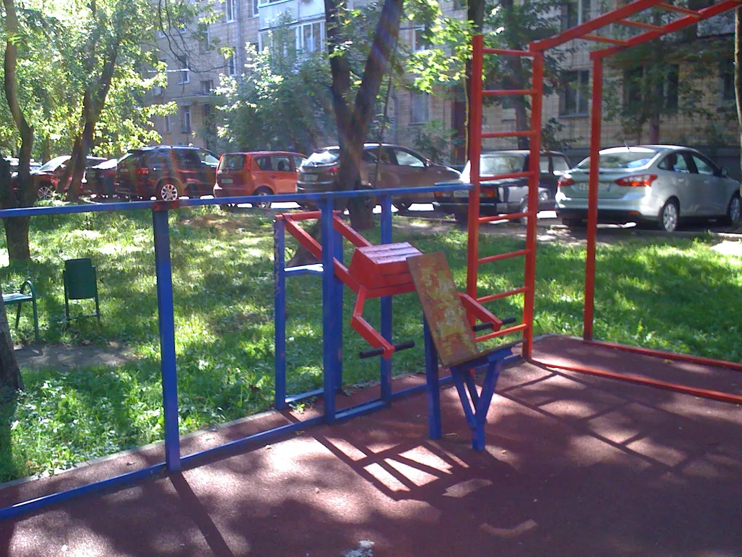 Bare paralele la Calisthenics Park at Песчаный переулок, Москва #wp1992 – fotografia 2 din 8