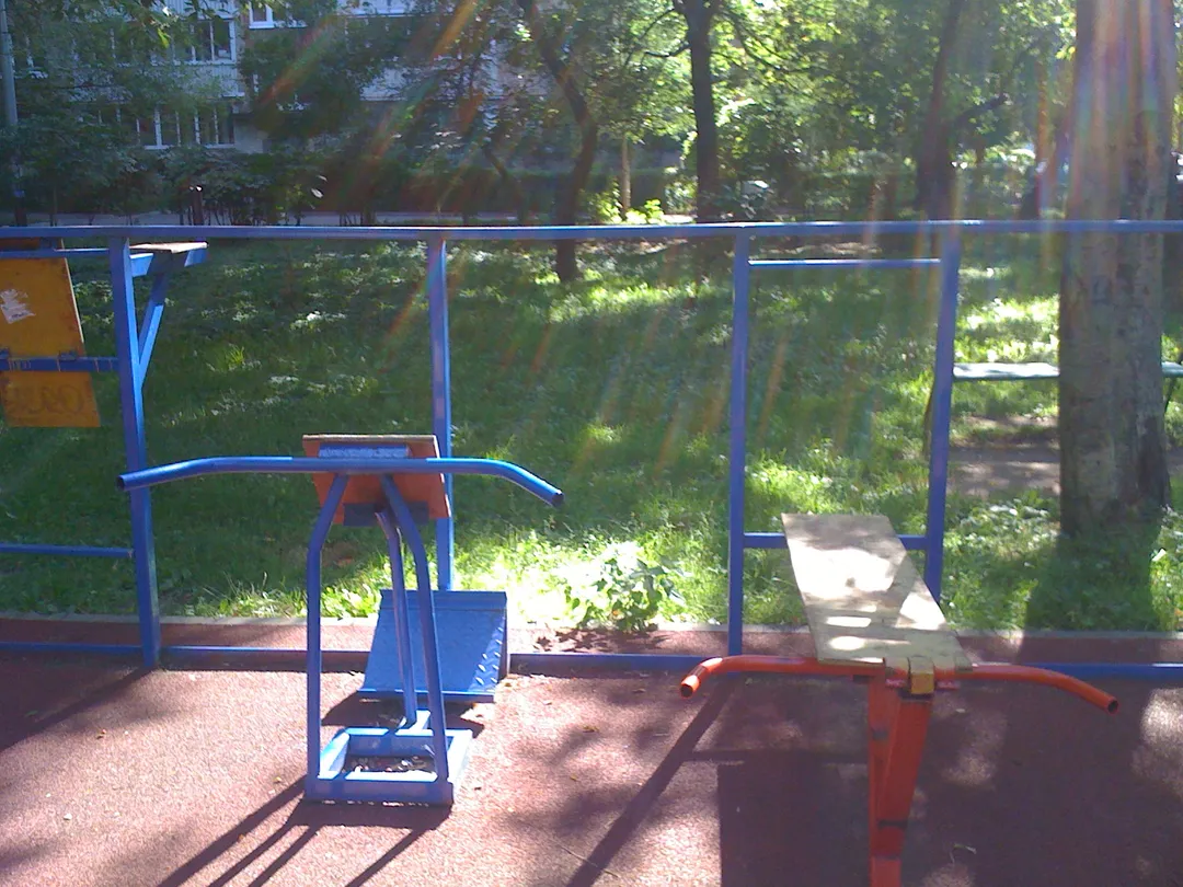 Bancă pentru abdomen la Calisthenics Park at Песчаный переулок, Москва #wp1992 – fotografia 5 din 8
