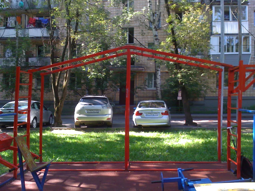 Bară de tracțiuni la Calisthenics Park at Песчаный переулок, Москва #wp1992 – fotografia 1 din 8