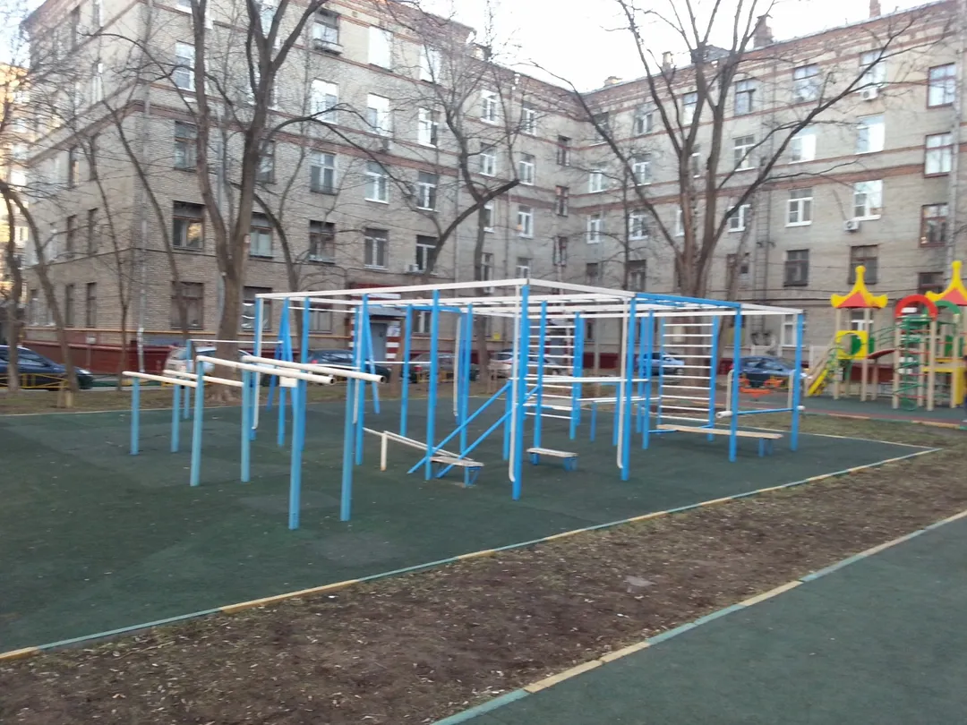 Barres parallèles à Calisthenics Park at улица Юных Ленинцев, Москва #wp1995 – photo 2 sur 3