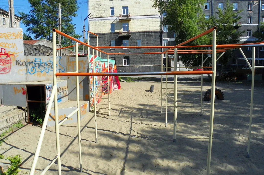 Parallel Gym Bars at Calisthenics Park at Космическая улица, городской округ Новосибирск – photo 2 of 7