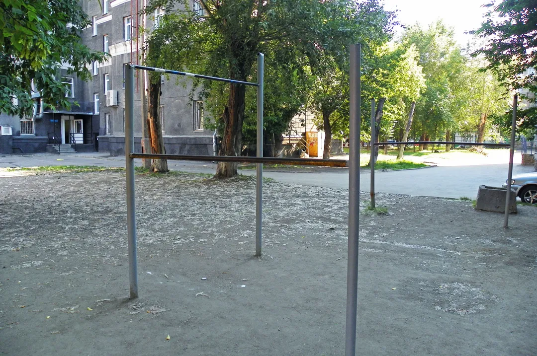 Parallel Gym Bars at Calisthenics Park at Космическая улица, городской округ Новосибирск – photo 6 of 7