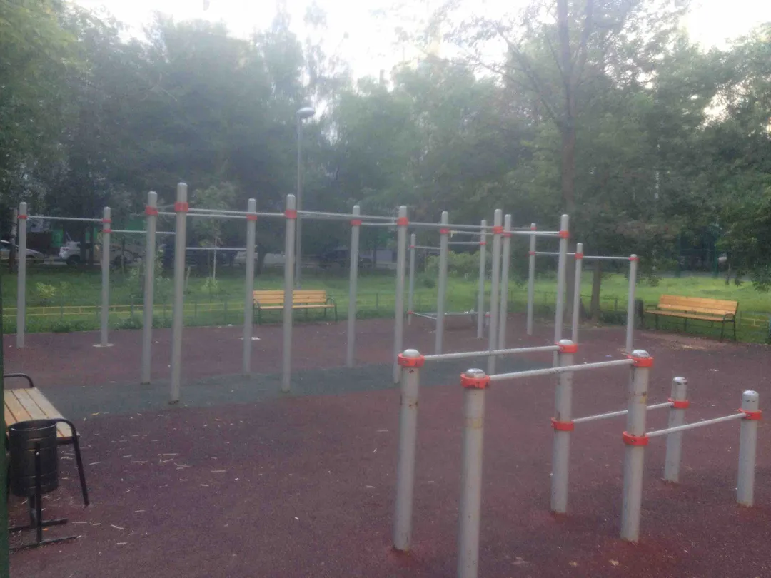 Турнік на майданчику Calisthenics Park at Отрадный проезд, Москва – фото 1 з 2