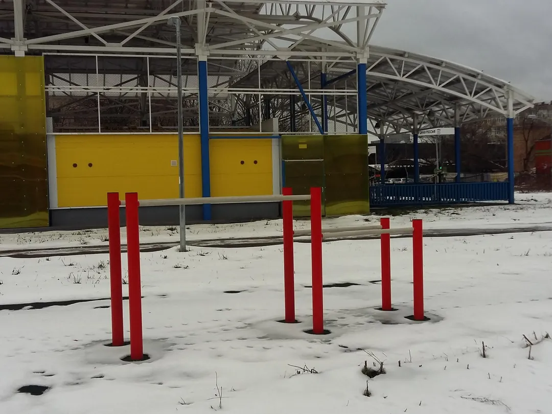 Bancă pentru abdomen la Calisthenics Park at Коптевский бульвар, Москва – fotografia 5 din 5