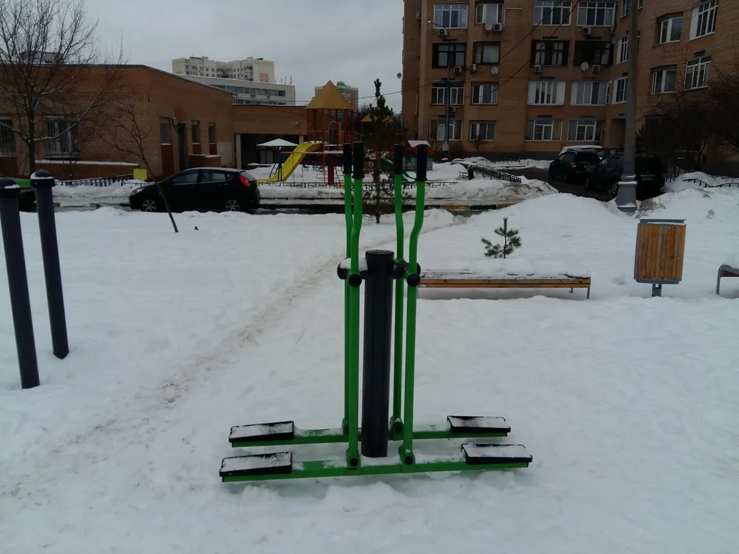 Рукохід на майданчику Calisthenics Park at улица Удальцова, Москва #wp2020 – фото 3 з 7