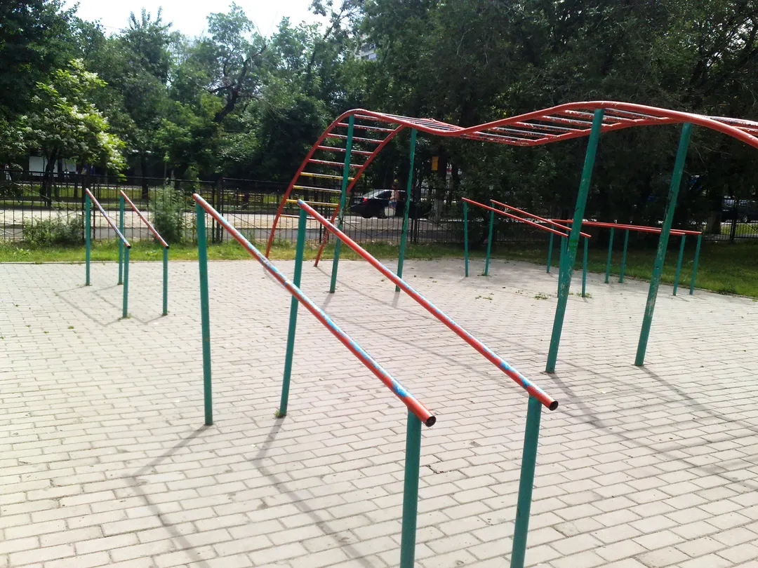 Barren bei Calisthenics Park at Қарасай Батыр көшесі, Алматы – Foto 2 von 8