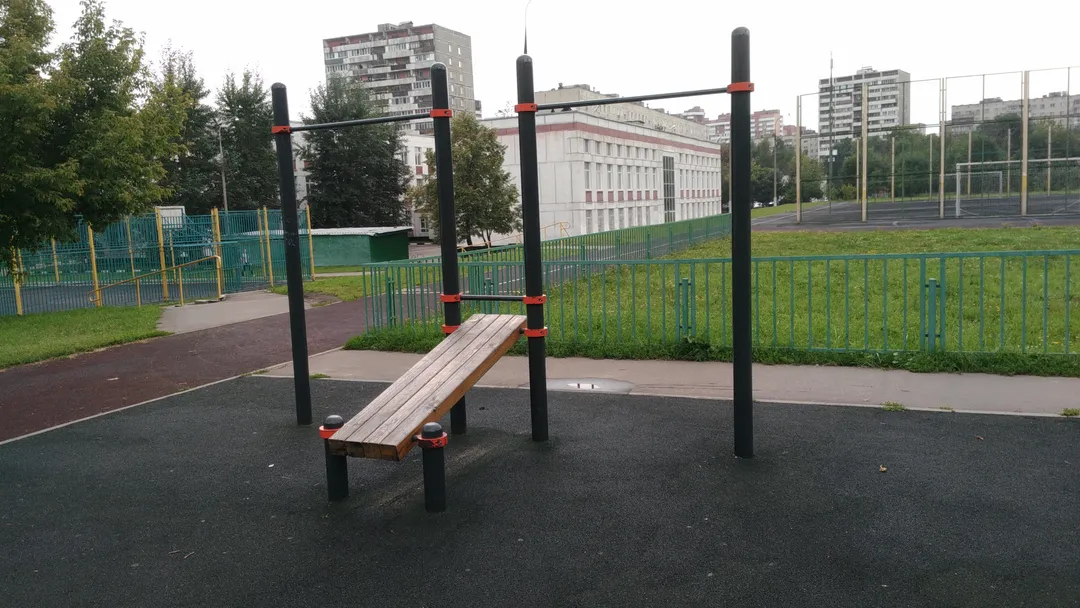 Турнік на майданчику Calisthenics Park at Ставропольская улица, Москва – фото 1 з 5