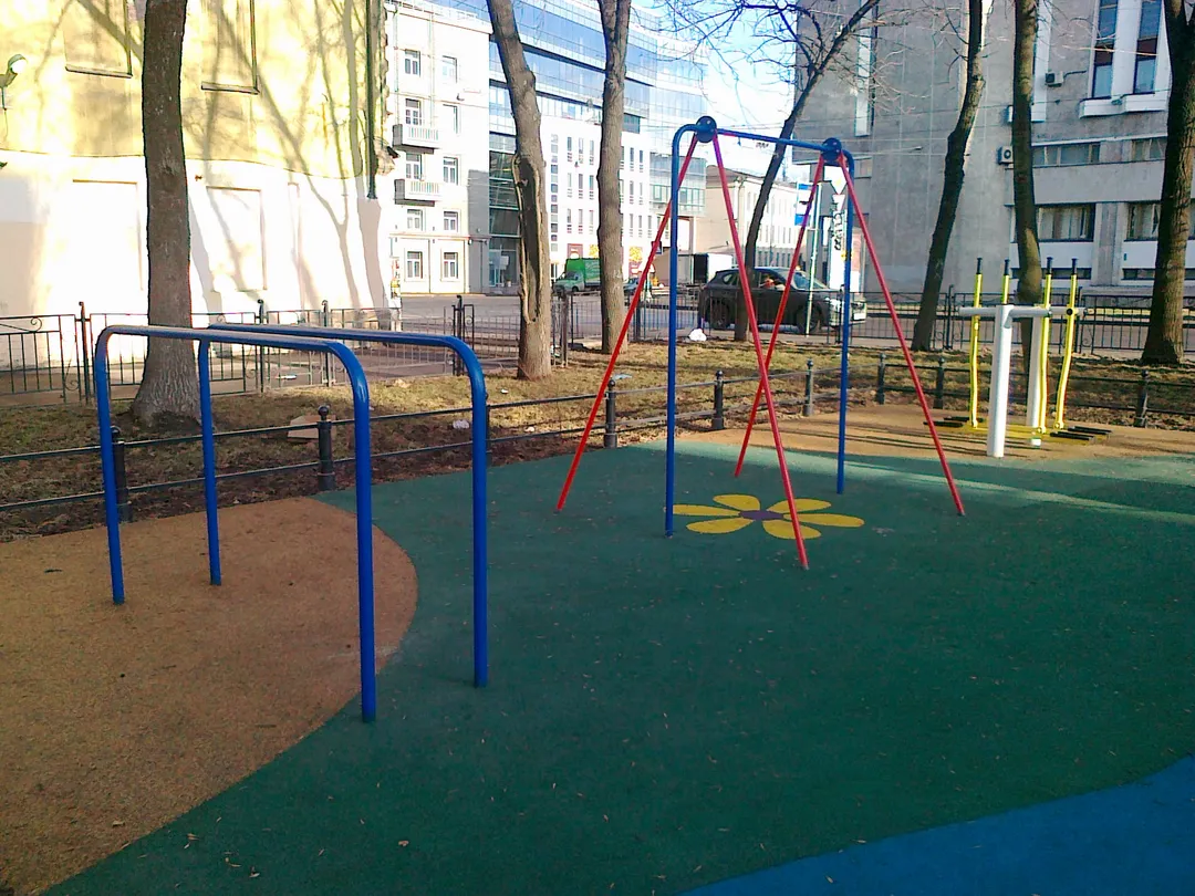 Bară de tracțiuni la Calisthenics Park at Херсонская улица, Санкт-Петербург – fotografia 1 din 1