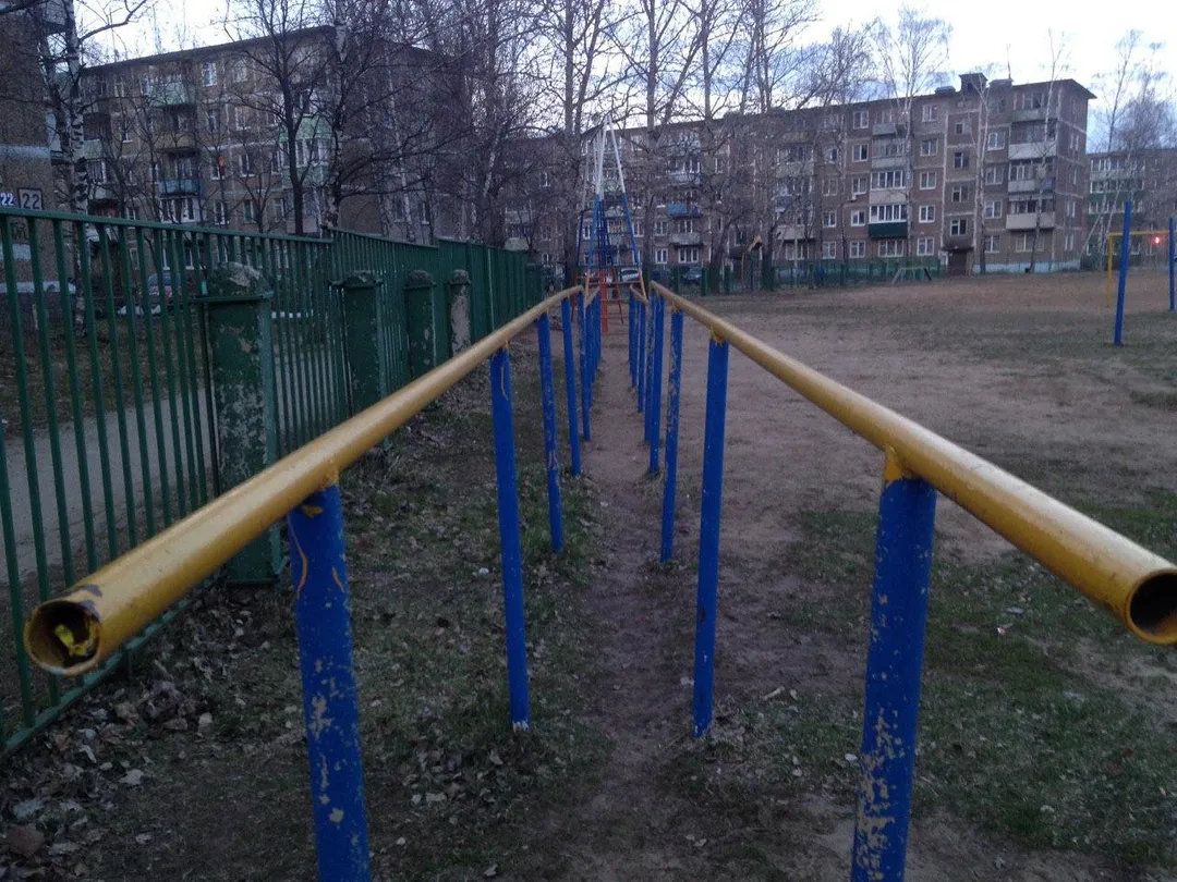 Бруси на майданчику Outdoor Gym in 2-й микрорайон, Егорьевск – фото 3 з 4