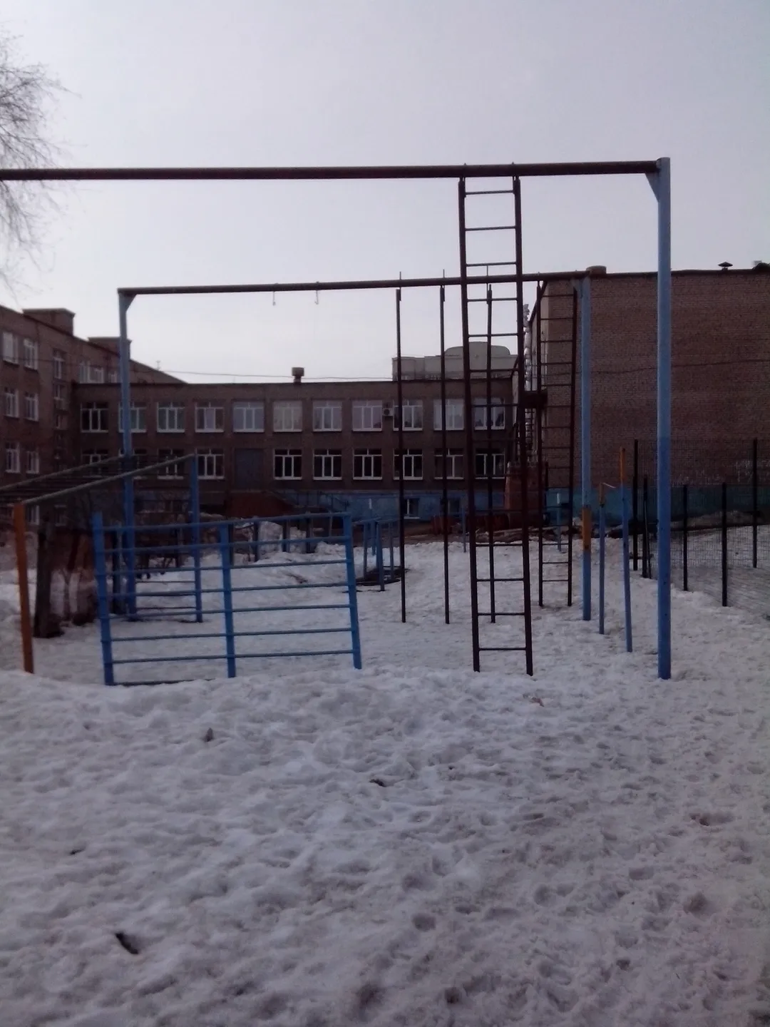 Брусья на площадке Calisthenics Park at улица Достоевского, Уфа – фото 2 из 6