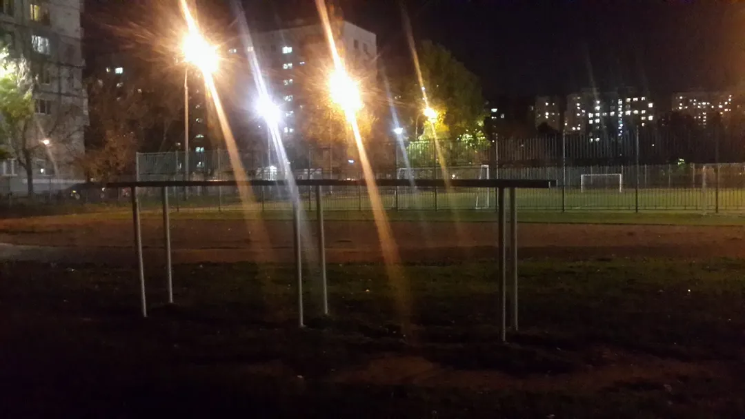 Barres parallèles à Calisthenics Park at Грайвороновская улица, Москва – photo 2 sur 3