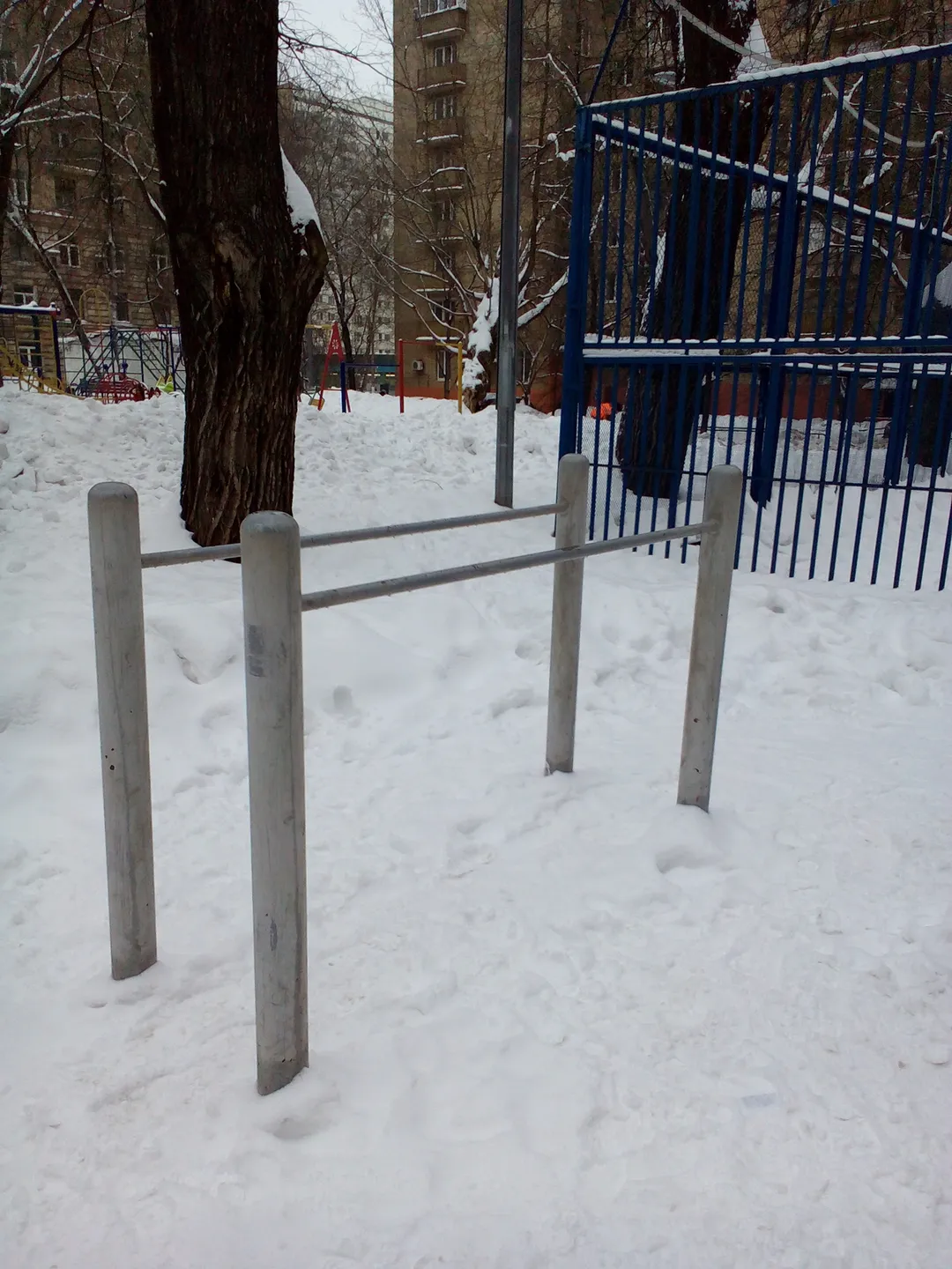 Бруси на майданчику Calisthenics Park at Щербаковская улица, Москва – фото 2 з 5