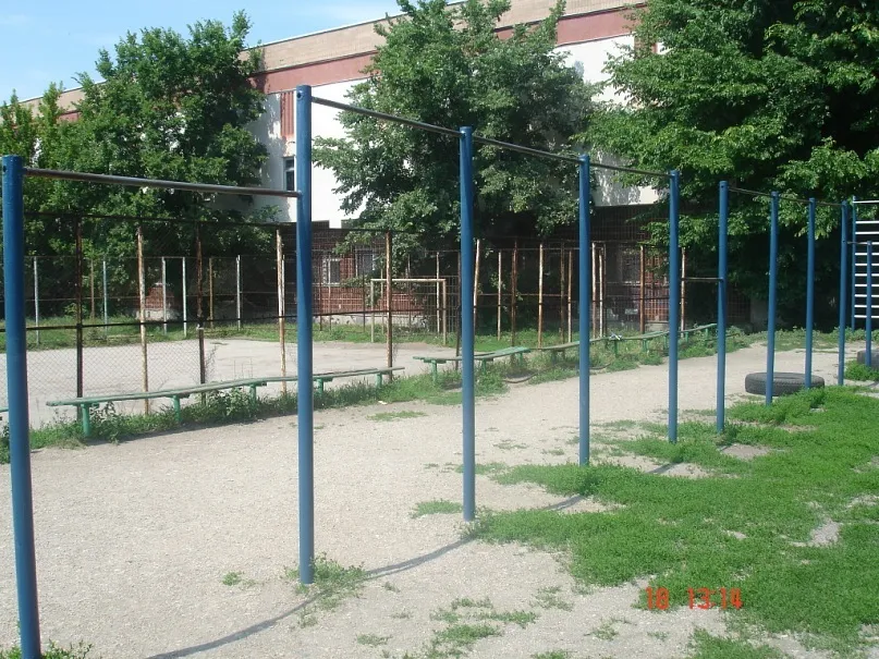 Брусья на площадке Calisthenics Park at вулиця Алчевських, Харків – фото 2 из 6