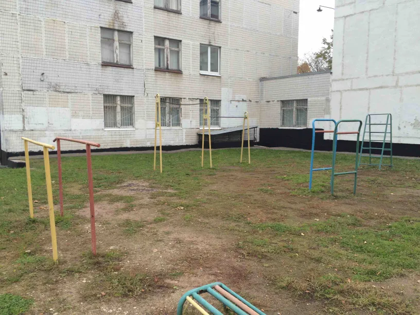Barres parallèles à Calisthenics Park at Шипиловская улица, Москва #wp2100 – photo 4 sur 4