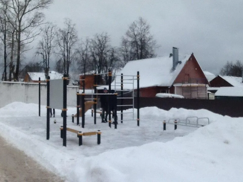 Barre de traction à Calisthenics Park at спорткомплекс "Мещёра", Егорьевск #wp2108 – photo 1 sur 4