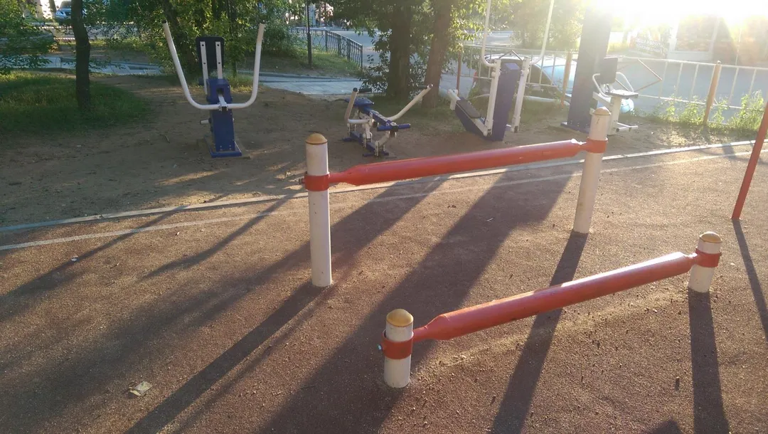 Parallele presso Outdoor Gym in Центральный район, Чита – foto 10 di 10