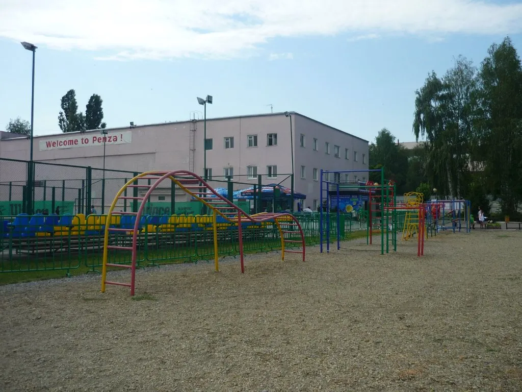 Parallele presso Calisthenics Park at Зенит, городской округ Пенза – foto 6 di 6