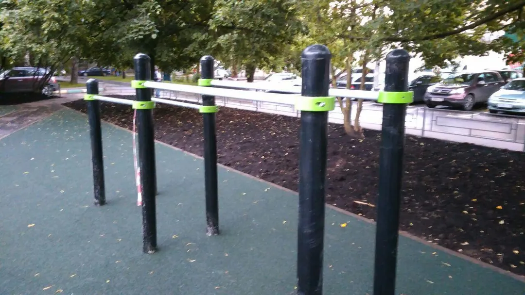 Barras Paralelas en Calisthenics Park at улица Берзарина, Москва #wp2149 – foto 2 de 2