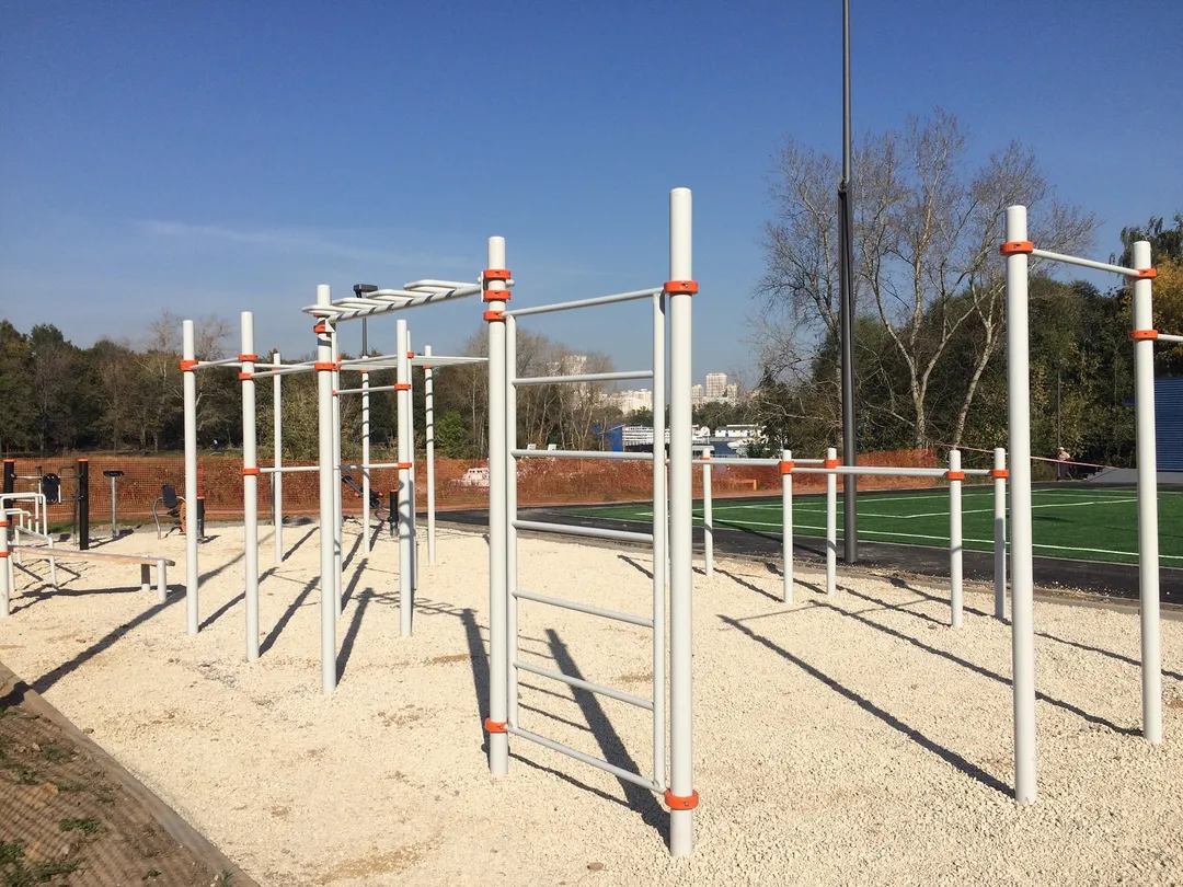 Bară de tracțiuni la Calisthenics Park at улица Свободы, Москва #wp2154 – fotografia 1 din 2