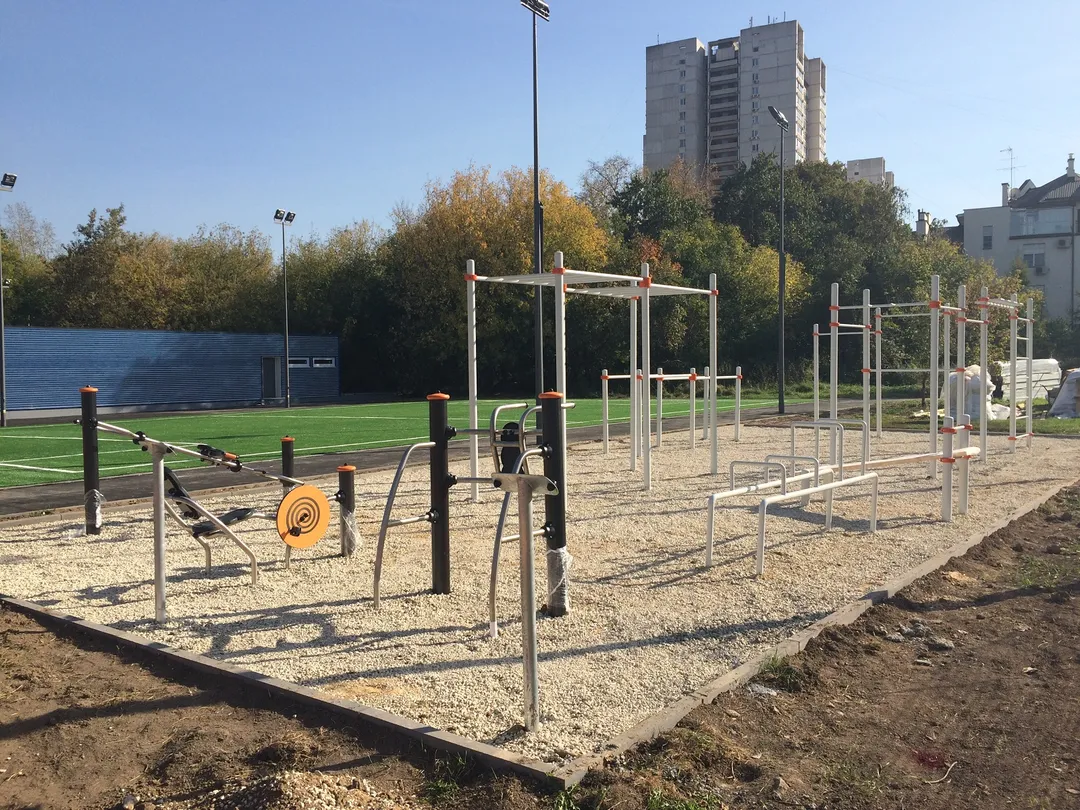 Bare paralele la Calisthenics Park at улица Свободы, Москва #wp2154 – fotografia 2 din 2