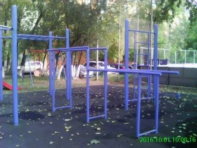Bare paralele la Calisthenics Park at улица Декабристов, Красноярск – fotografia 2 din 2