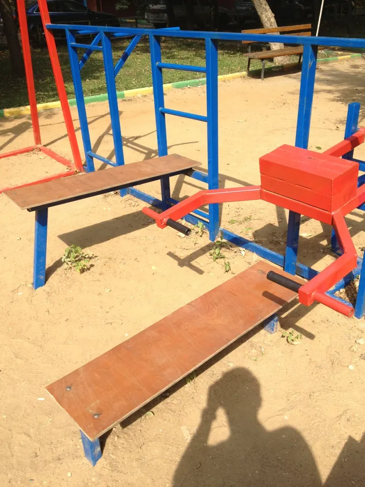 Bară de tracțiuni la Calisthenics Park at Скаковая улица, Москва – fotografia 8 din 10