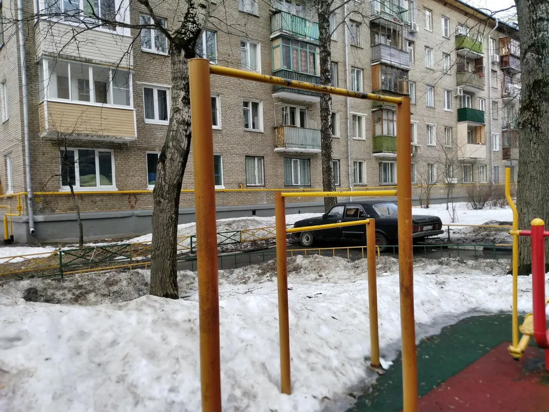 Barre de traction à Calisthenics Park at улица Амундсена, Москва – photo 5 sur 7