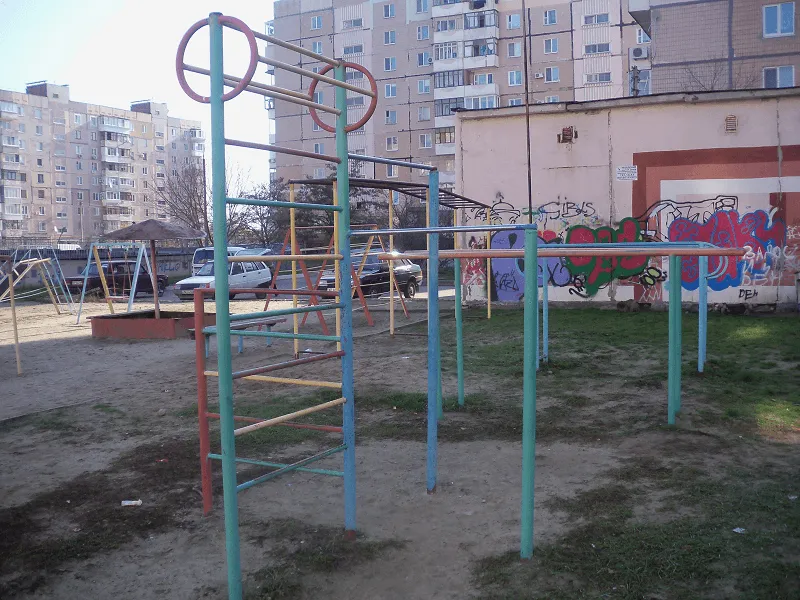 Barre de traction à Calisthenics Park at Автозаводська вулиця, Запоріжжя – photo 5 sur 5