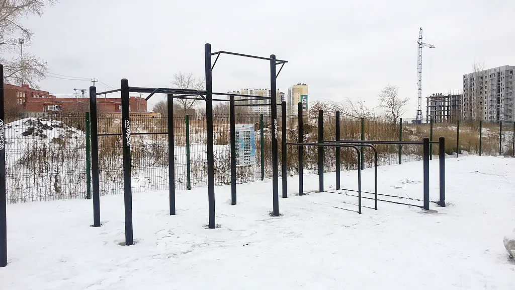 Рукоход на площадке Calisthenics Park at улица Братьев Кашириных, Челябинск – фото 3 из 4
