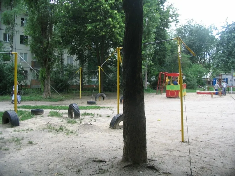 Barres parallèles à Calisthenics Park at проспект Перемоги, Чернігів – photo 6 sur 8