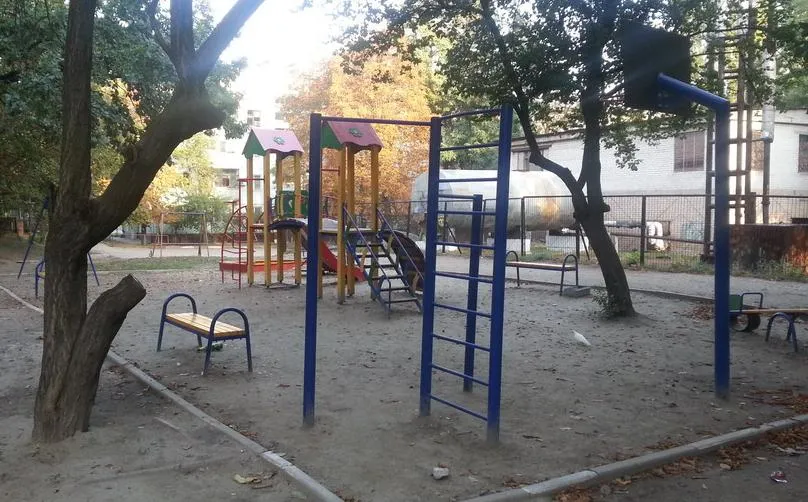 Pull Up Bar at Calisthenics Park at вулиця Чумаченка, Запоріжжя – photo 1 of 2